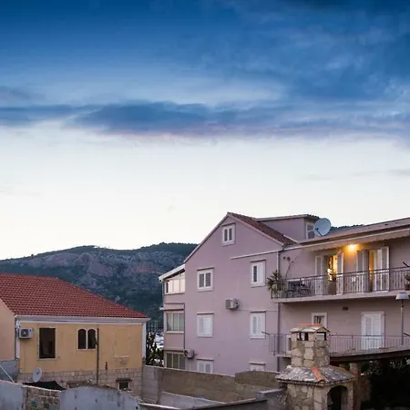 Apartments Frenkie Komiza Exterior photo