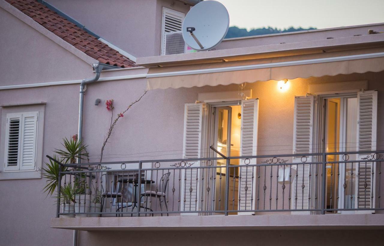 Frenkie Apartment Komiza